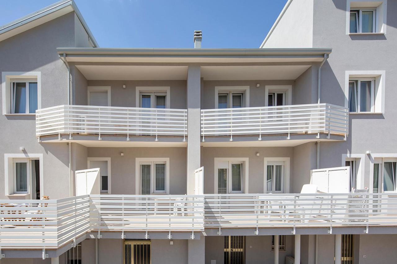 Appartamenti Villa Miramare Rimini Ngoại thất bức ảnh
