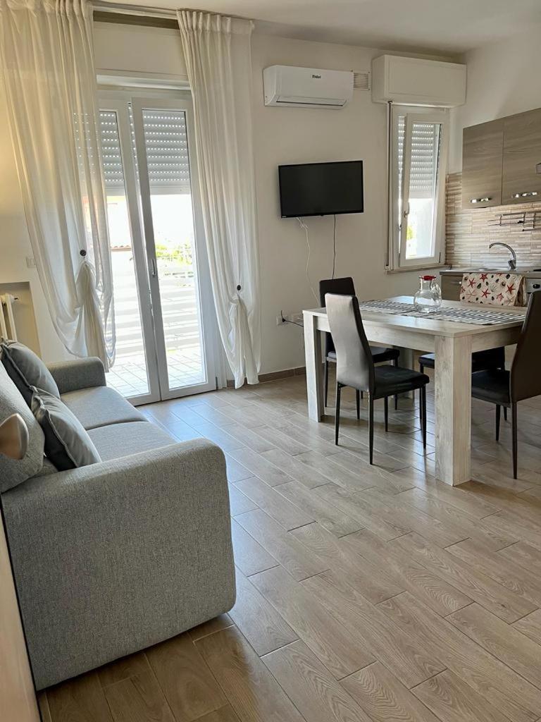 Appartamenti Villa Miramare Rimini Ngoại thất bức ảnh